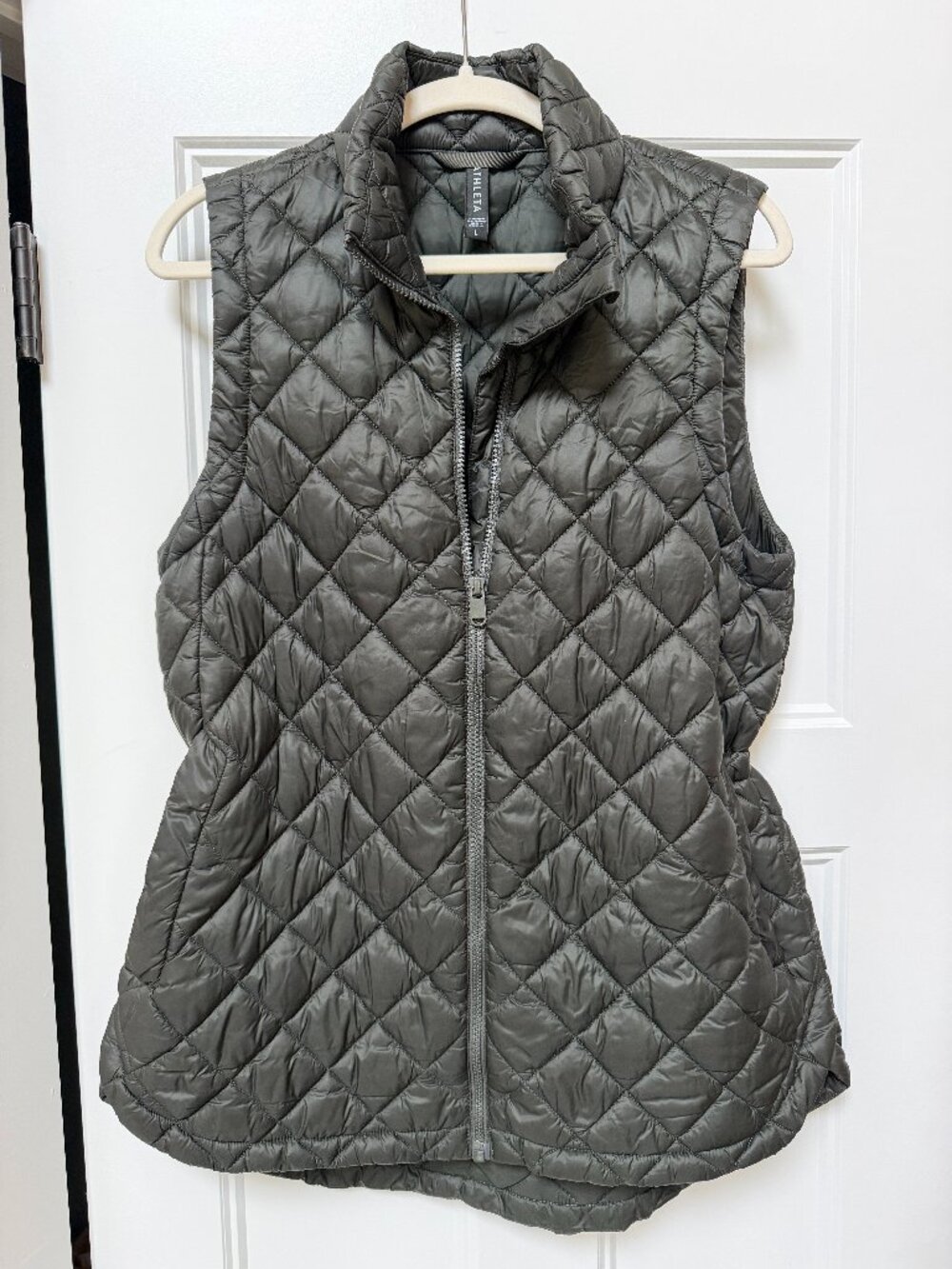 Athleta Whisper Featherless Vest quilted size large dark green truffle
